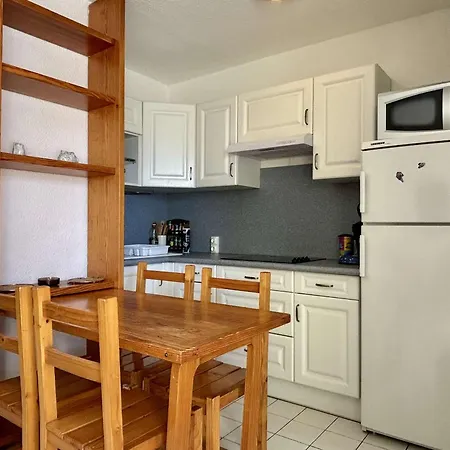 2 Pieces Avec Terrasse Et Parking A 150m De La - Fr-1-225-451 *
