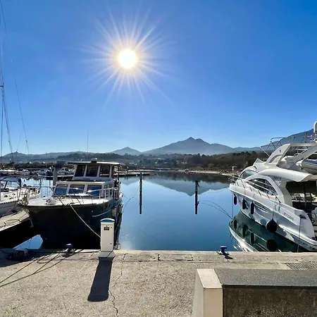 2 Pieces Avec Terrasse Et Parking A 150m De La - Fr-1-225-451
